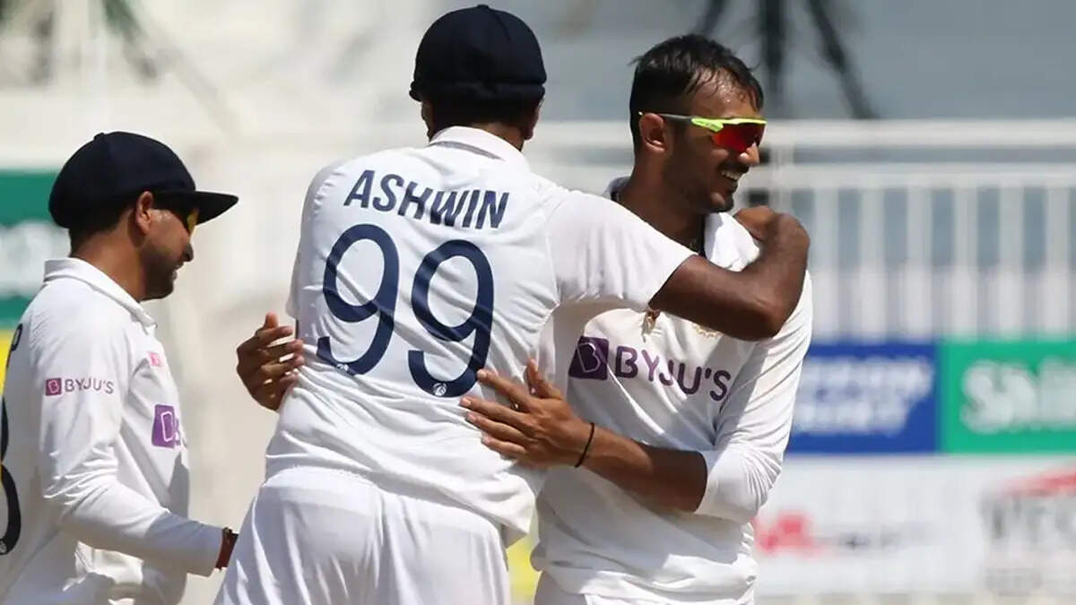 Axar Patel - Ravichandran Ashwin