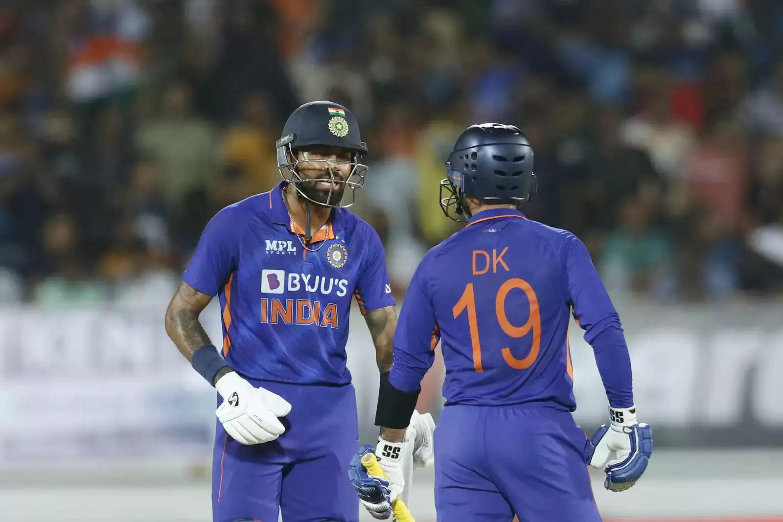 Dinesh Karthik - Hardik Pandya