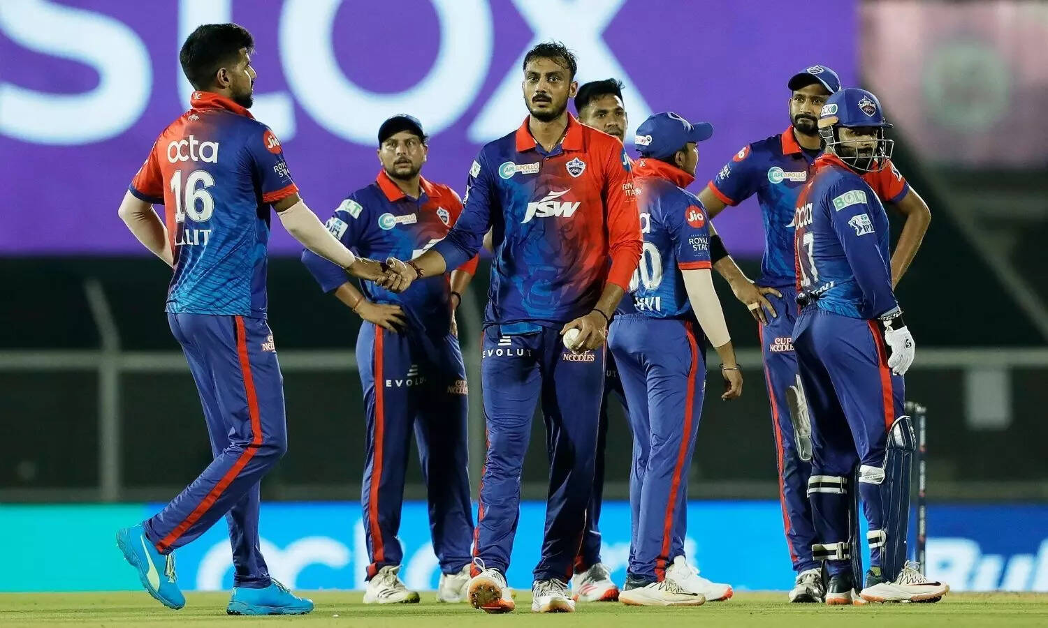 IPL 2022 - Axar Patel - David Warner - Delhi Capitals